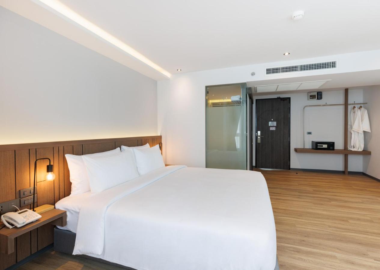Pure Eleven Hotel Bangkok Makkasan Екстериор снимка