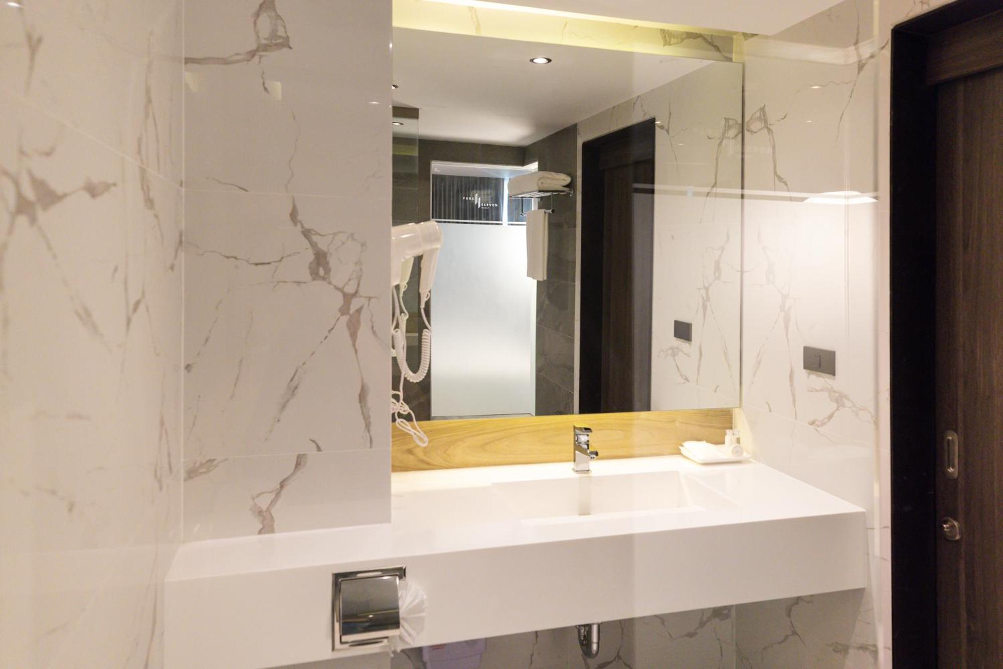 Pure Eleven Hotel Bangkok Makkasan Екстериор снимка