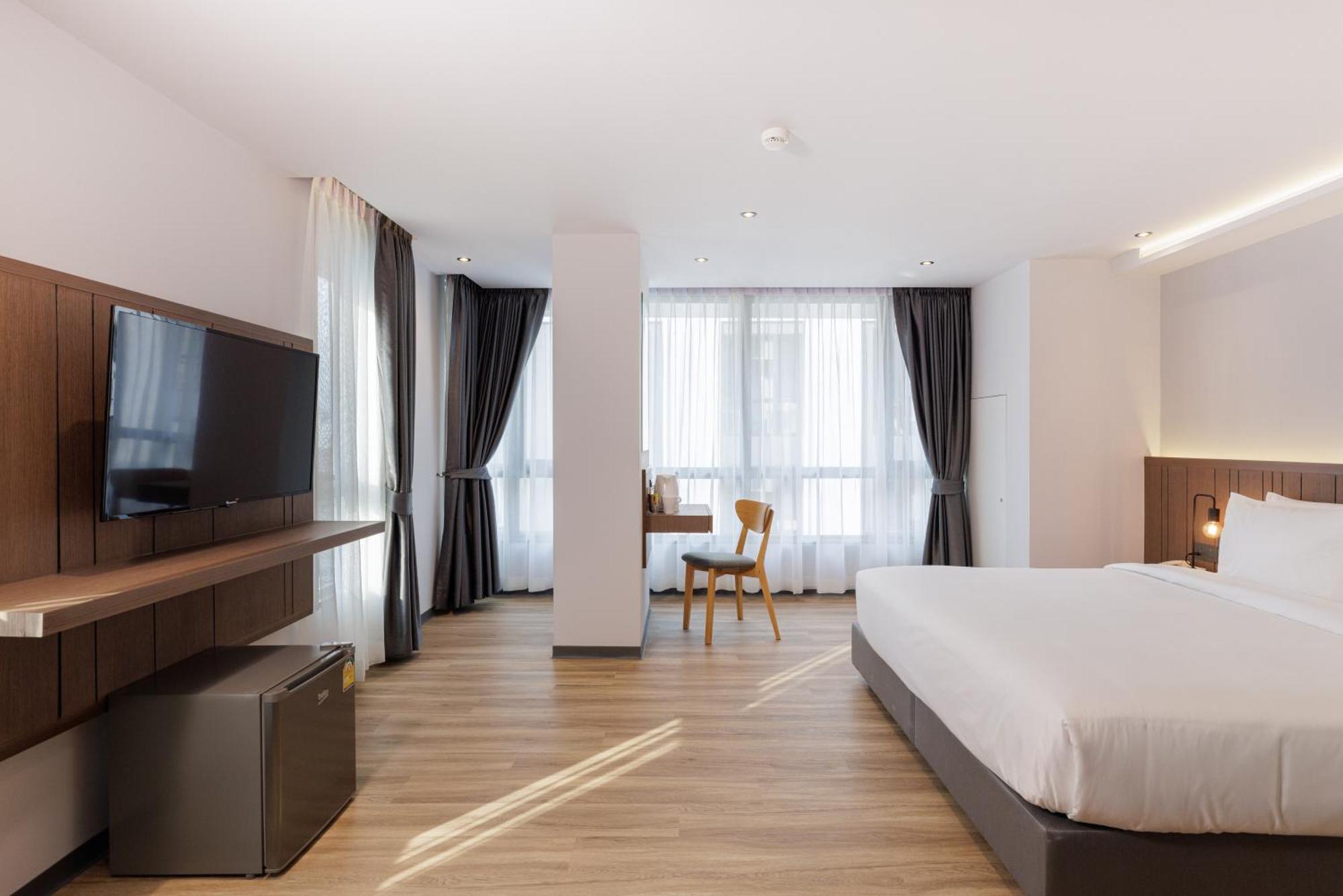 Pure Eleven Hotel Bangkok Makkasan Екстериор снимка